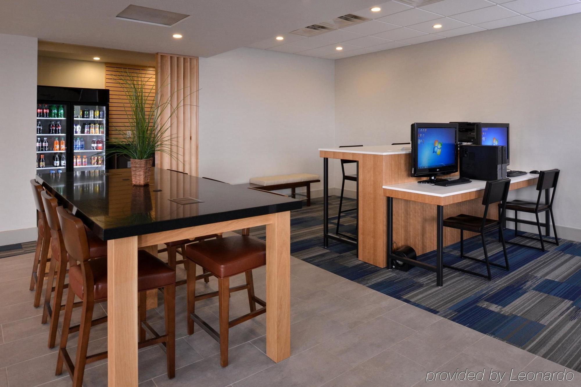 Holiday Inn Express & Suites Springfield By Ihg Kültér fotó